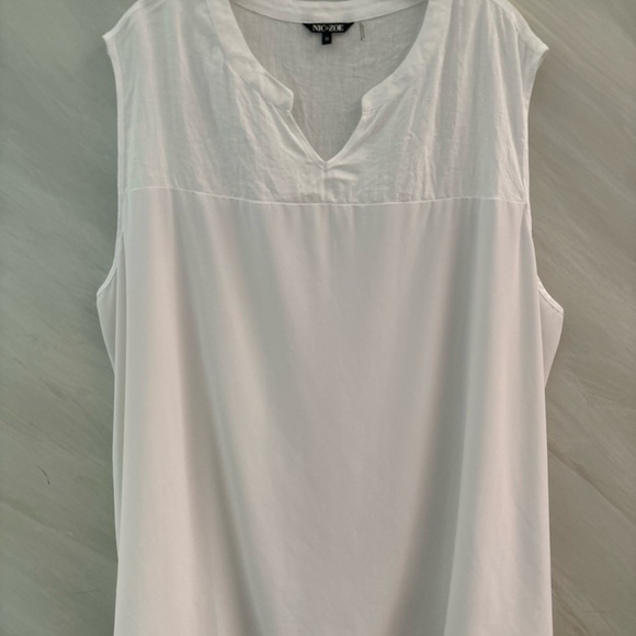 Nic+Zoe 3X White V-Neck Sleeveless Mixed Material (Linen/Polyester)Blouse - Picture 2 of 11